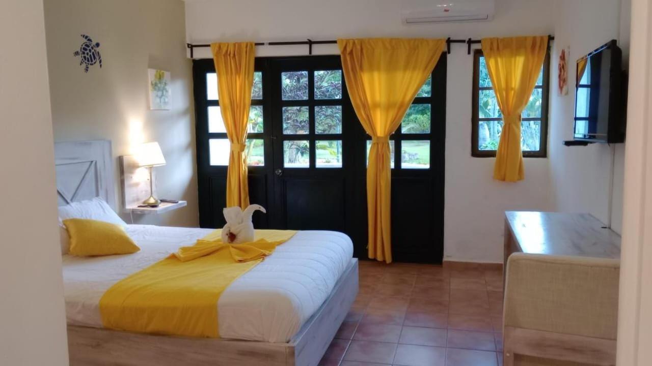 Hotel Bahia Punta Bonita 라스테레나스 외부 사진
