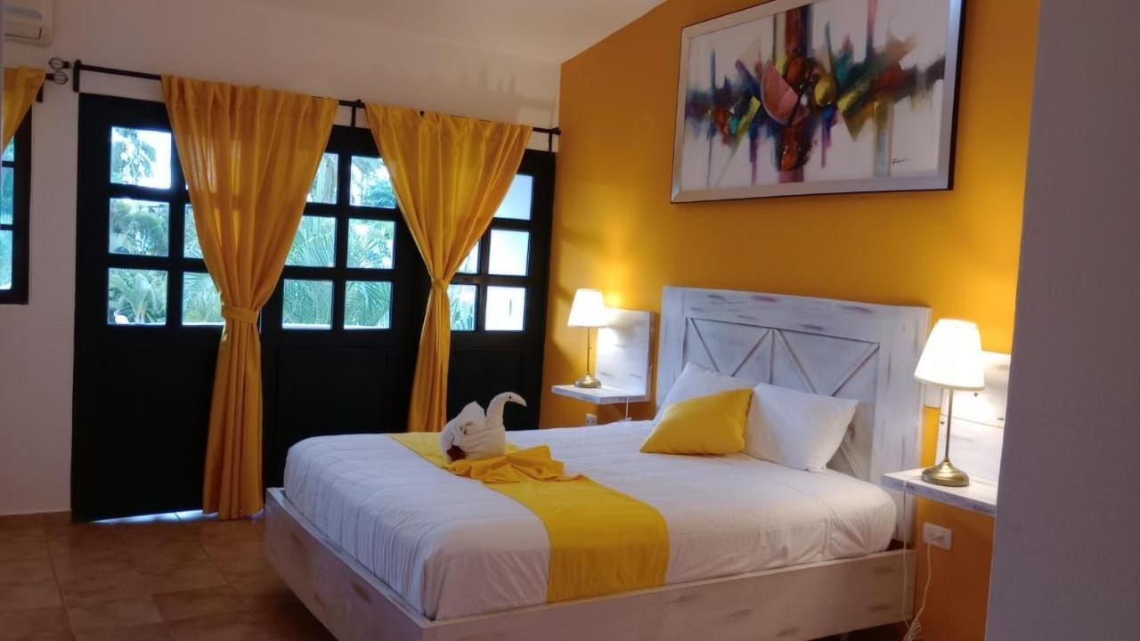 Hotel Bahia Punta Bonita 라스테레나스 외부 사진